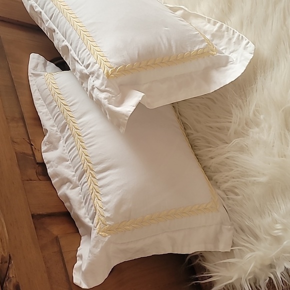 Gold Leaves Embroidery Design Pillow Set decorative throw pillows 20"×14" aprox. - Picture 3 of 16